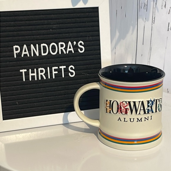 Harry Potter Hogwarts Alumni Coffee Mug Universal Studios Preowned - Picture 2 of 7